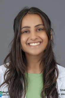  Shivani Shah